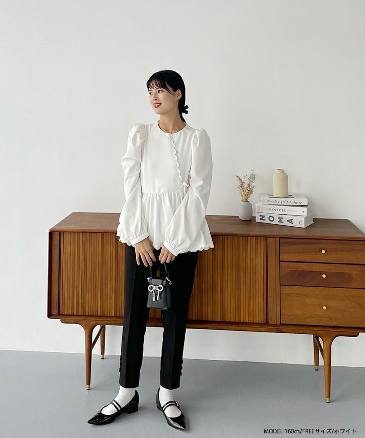 【新品タグ付】Fit more×優季コラボ スカラップアシメブラウス ホワイト 新品タグ付】Fit more×優季コラボ スカラップアシメブラウス ホワイト
