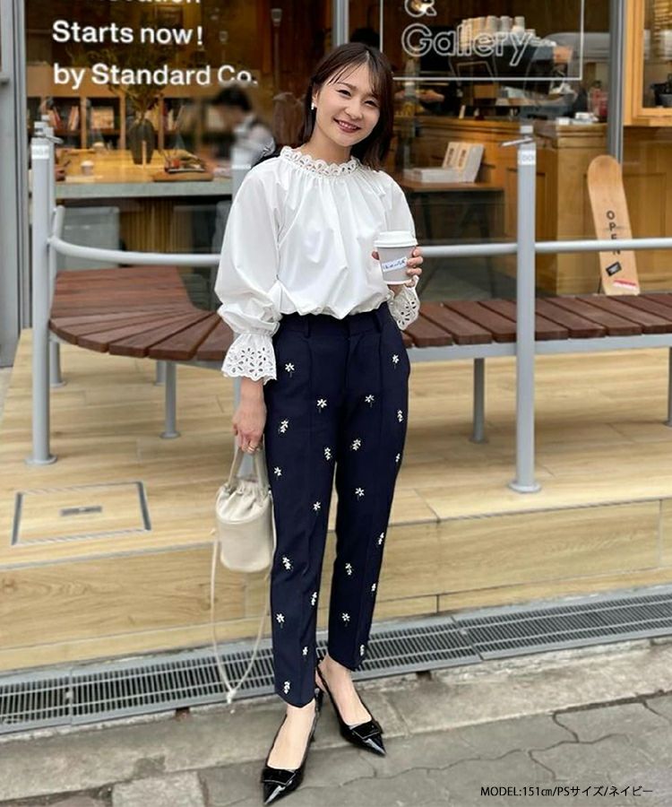 ♥️♥️♥️❕【Fitmore】デイジー刺繍テーパードパンツネイビー ZOZO限定商品】デイジー刺繍テーパードパンツ【メール便】 | Fit more