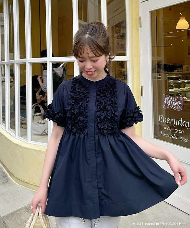 【新品未使用】フロントフリルペプラムブラウス Fit more（フィットモア） ブラウス シャツ フロントフリルペプラム