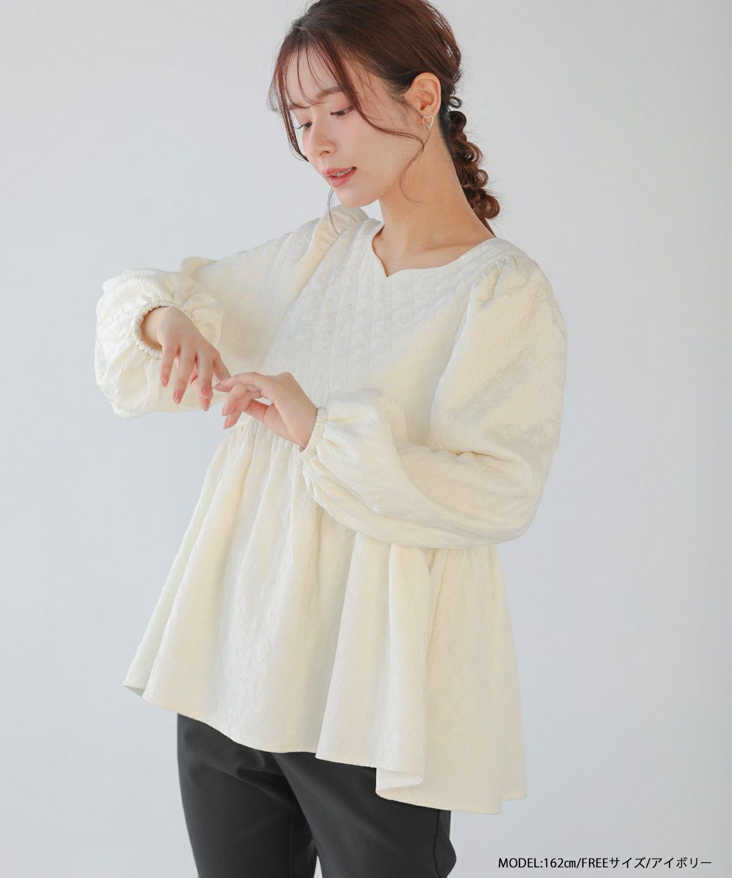 ハートネックダイヤジャガードペプラムトップス【宅配便】 | Fit more