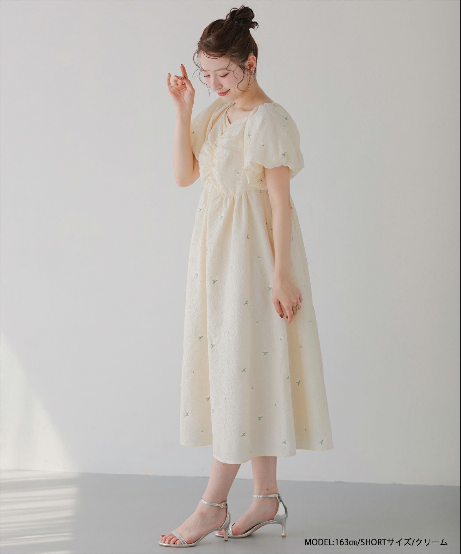 【最終】【2月20日まで掲載】フィットモア　花柄　ジャガード　刺繍　アイボリー 高見えする花柄が可愛い💐 ミックスカラーフラワージャガードトップス