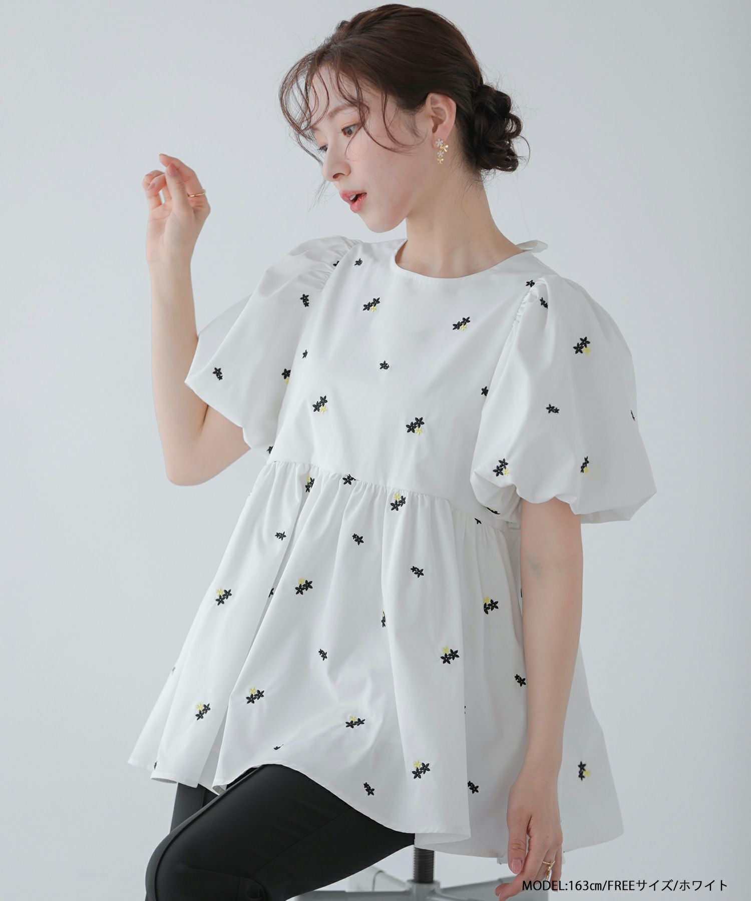 フラワー刺繍バルーンスリーブペプラムトップス【宅配便】 | Fit more