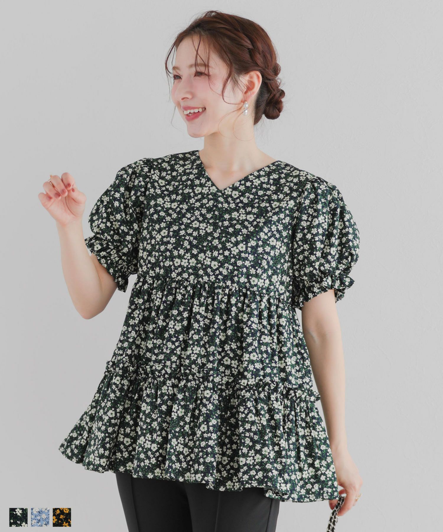 【新品タグ付き】fitmore 小花柄パフスリーブVネックティアードトップス 小花柄パフスリーブVネックティアードトップス【宅配便】 | Fit more
