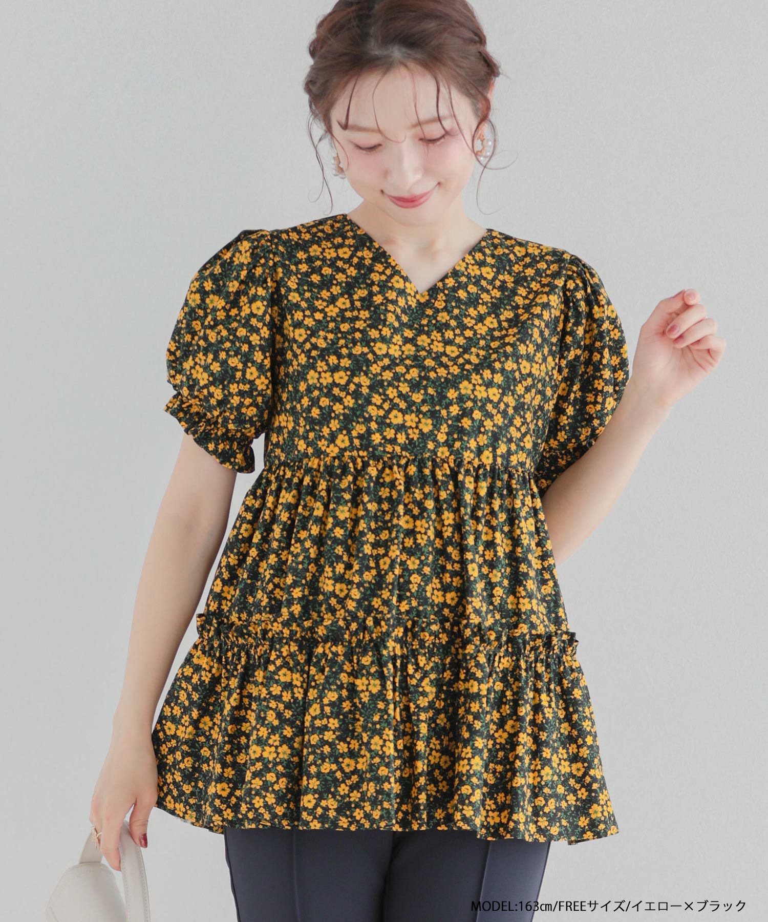 小花柄パフスリーブVネックティアードトップス【宅配便】 | Fit more