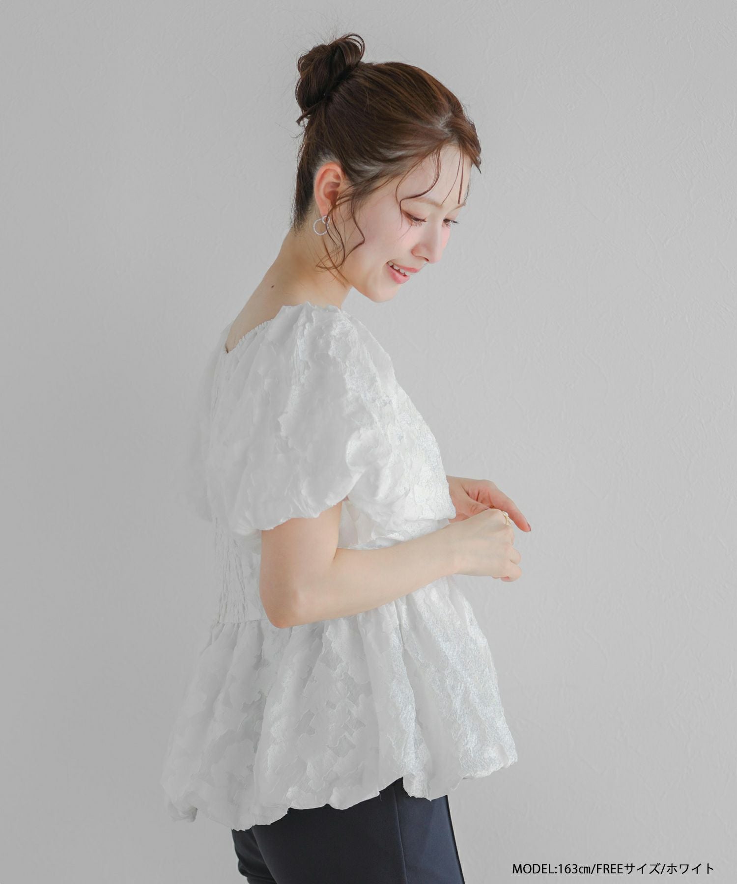 シャーリングバルーンペプラムトップス【宅配便】 | Fit more