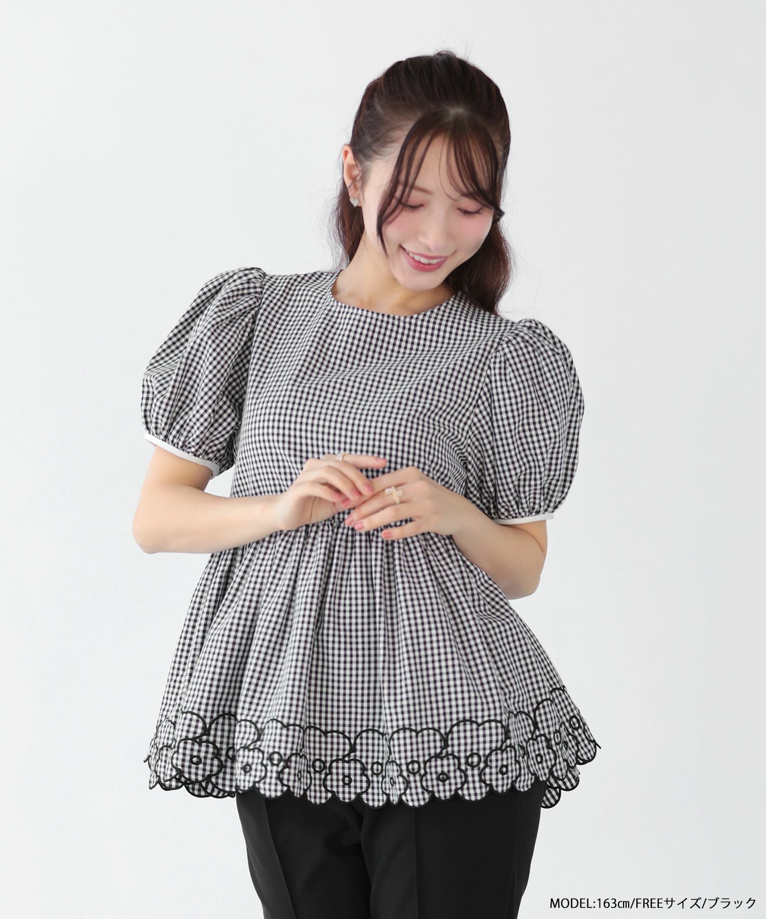 フラワー刺しゅう裾スカラップトップス【宅配便】 | Fit more