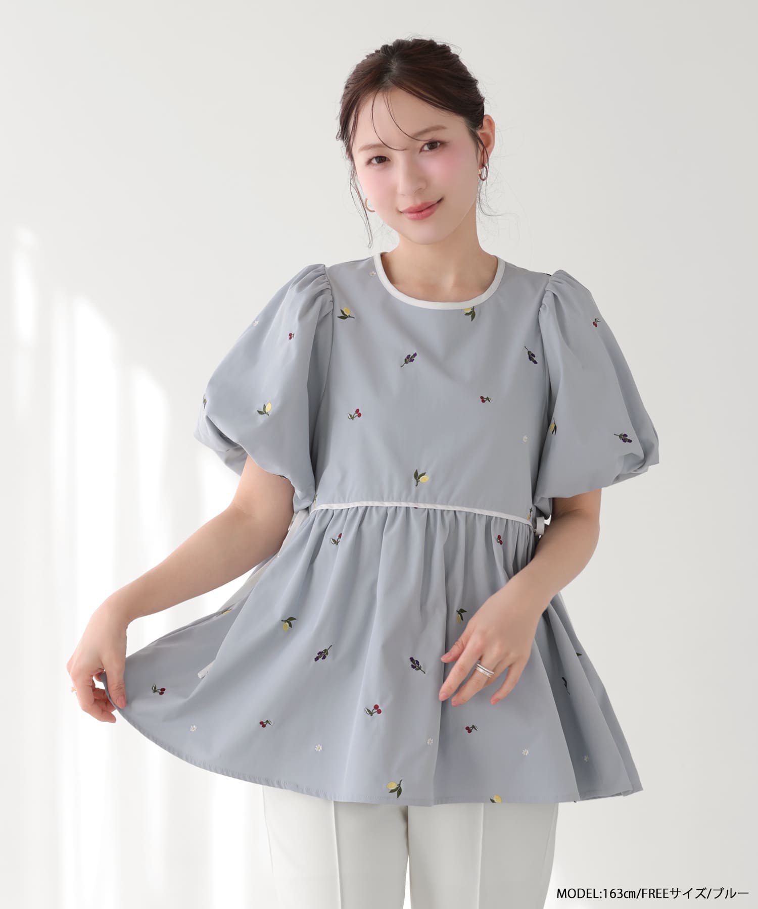 バルーン袖フルーツ刺繍ペプラムトップス【宅配便】 | Fit more