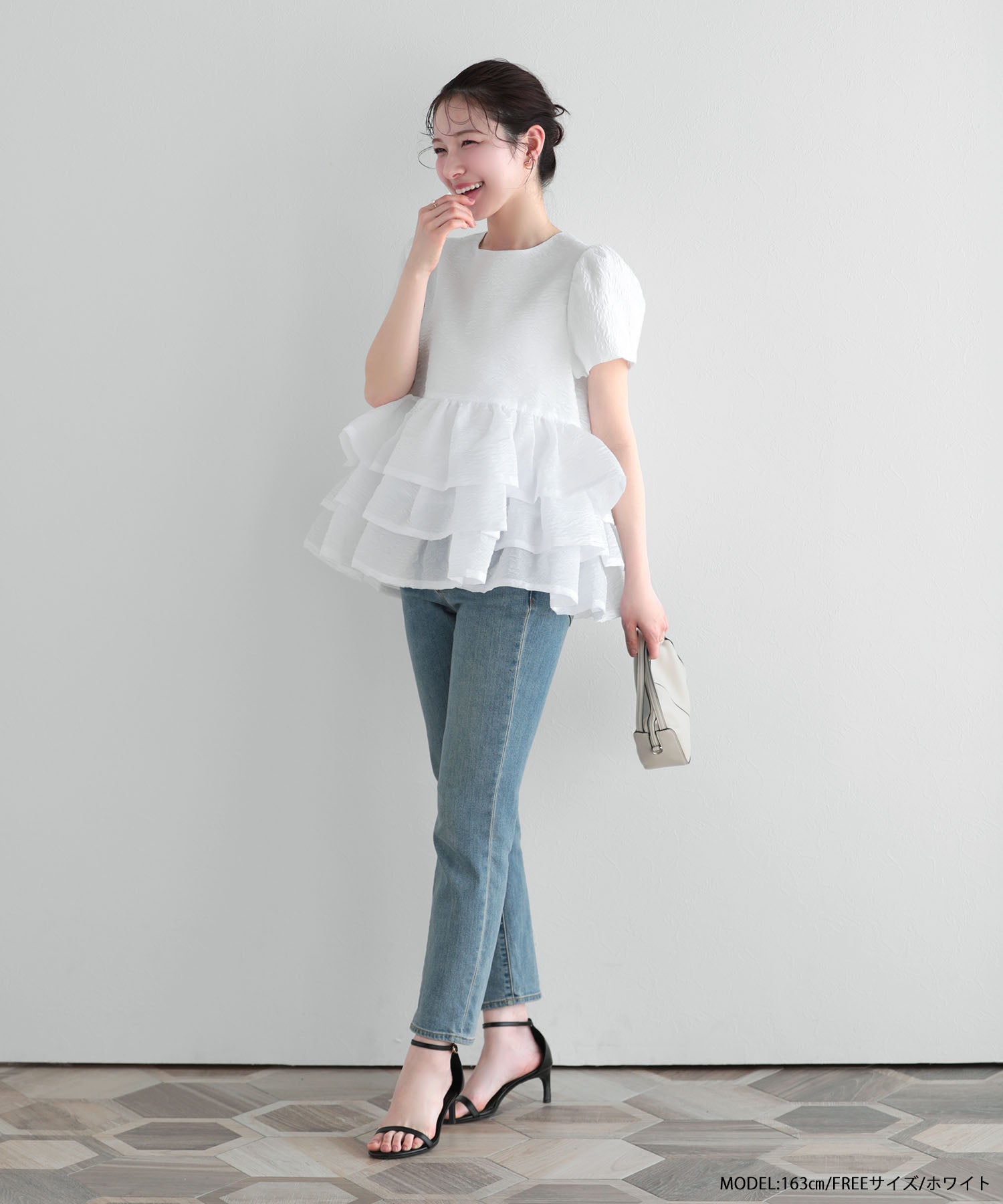 【最終お値下げ】新品タグ付き　fitmore ジャガード3段フリルトップス ジャガードボリューム3段フリルトップス 【宅配便】 | Fit more