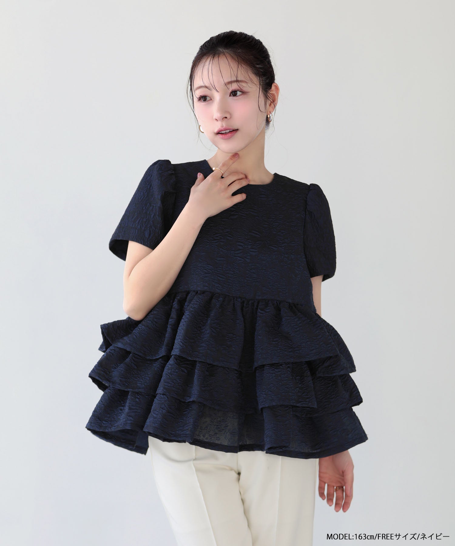 fitmore ジャガードボリューム３段フリルトップス　ネイビー ジャガードボリューム3段フリルトップス 【宅配便】 | Fit more