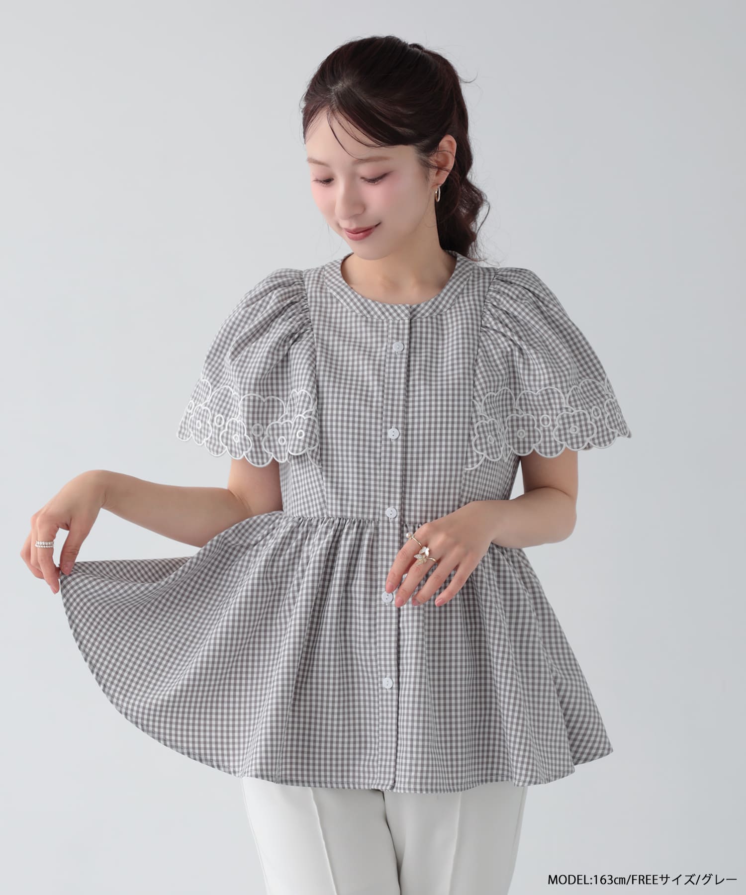 スプリングフラワーグレースカジュアル トップスMサイズ フラワー刺繍スカラップ袖フレアトップス【宅配便】 | Fit more