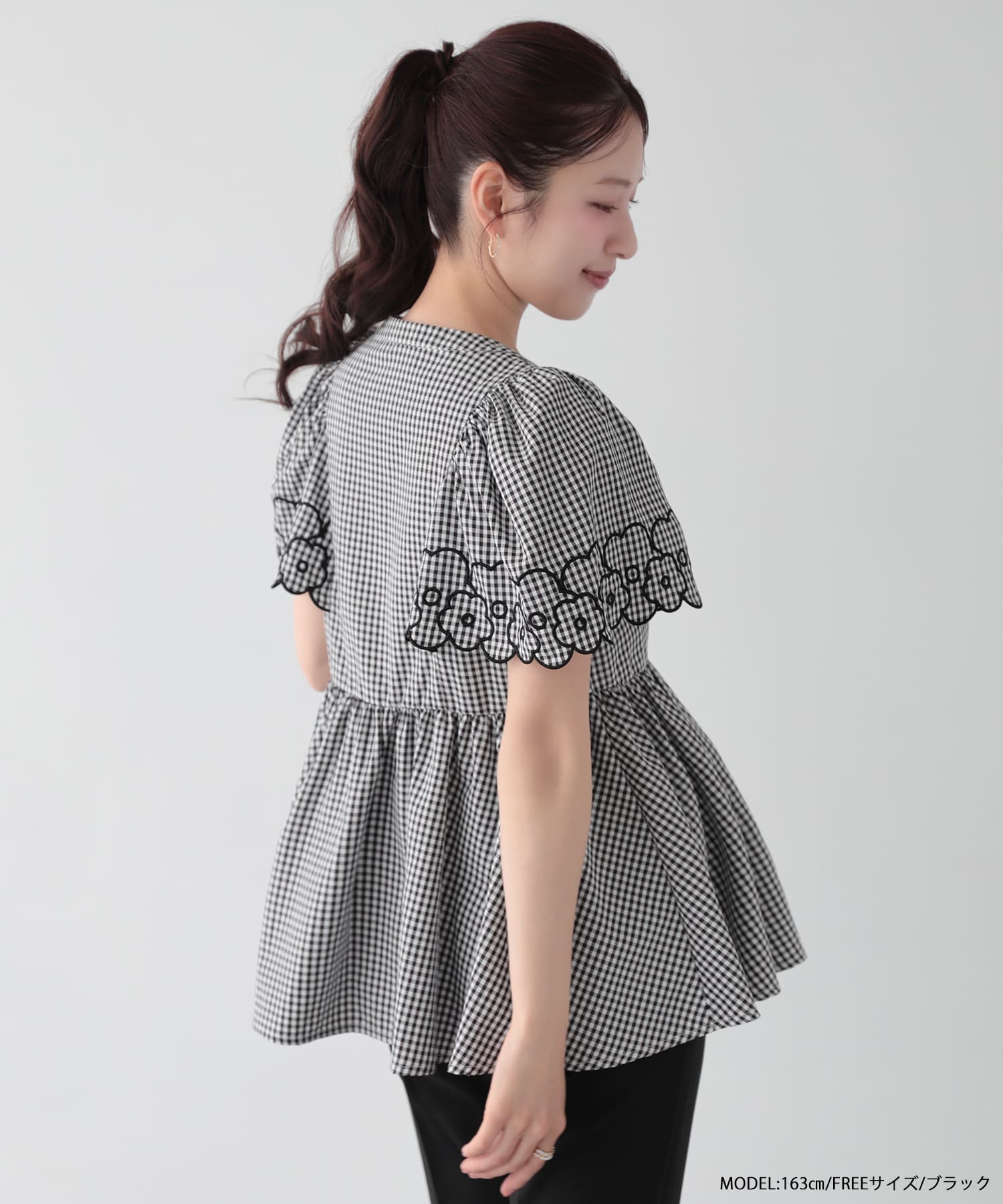 フラワー刺繍スカラップ袖フレアトップス【予約6/5～順次発送】【宅配