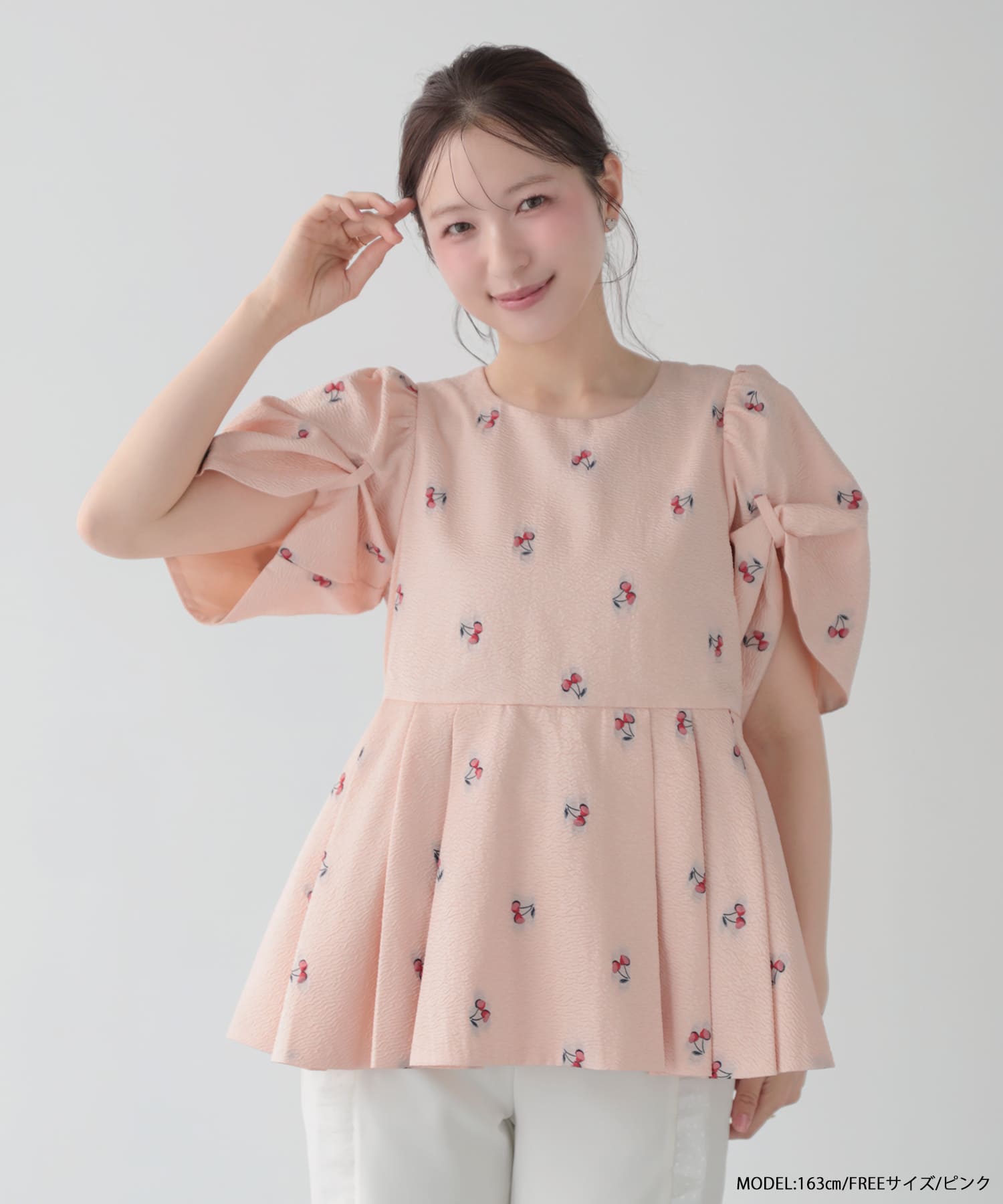 タグ付新品未使用品♡Fitmore♡チェリー柄タックペプラムトップス チェリー柄タックペプラムトップス 【宅配便】 | Fit more